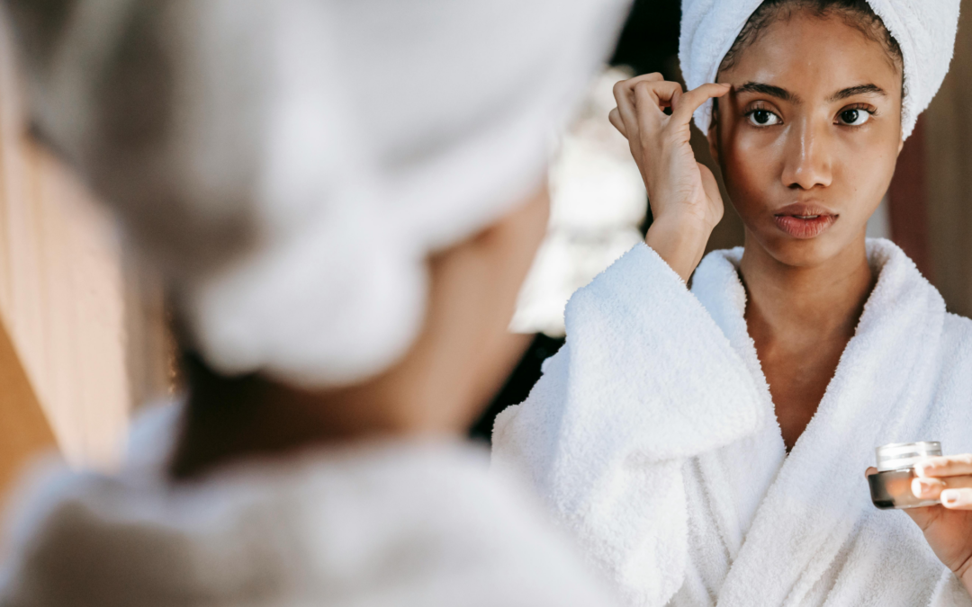 Hidratación Facial con SES Vitamin C Serum y Contorno de Ojos